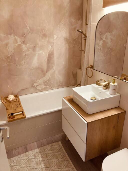 Amalfi Home - Stylish Apartment With Terrace Schönefeld Dış mekan fotoğraf